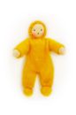 Baby mit gelben Strampelanzug / Größe 4cm