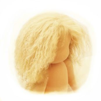 Teil 3/4: Gr 40-48cm Puppenhaare/Frisur aus Tibetlammfell HELLBLOND/gemischte Haarlänge 9-12cm