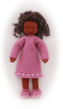 Mutter dunkelhäutig mit altrosa Kleid /Größe 11cm