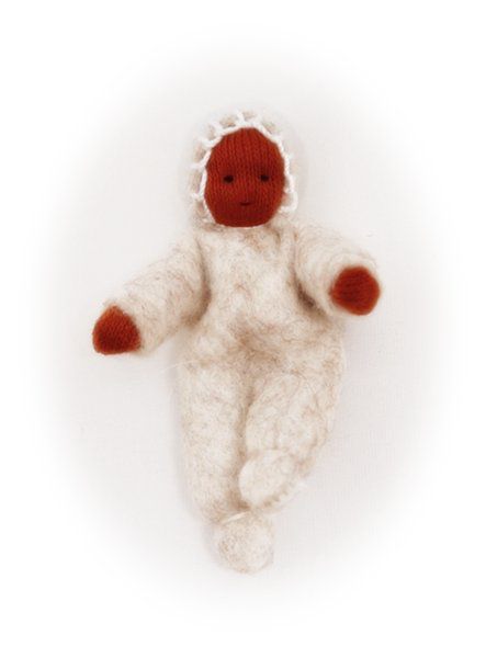 Baby dunkelhäutig mit beigem Strampelanzug / Größe 4cm