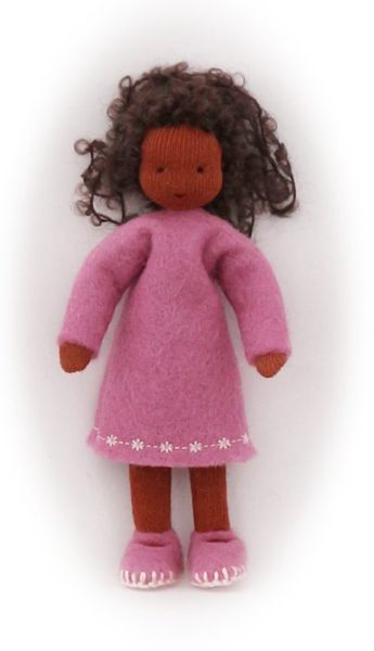 Mutter dunkelhäutig mit altrosa Kleid /Größe 11cm