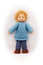 Bübchen goldblonde Locken mit hellblauem Pullover und blauer Hose / Größe 9cm