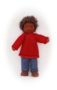 Bübchen dunkelhäutig mit roten Pullover und blauer Hose / Größe 9cm